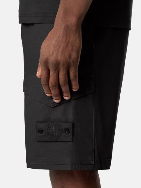 Шорти Stone Island Ghost в чорному кольорі розмір 32 L1S15L100004-S0F01 V0029 W32 фото