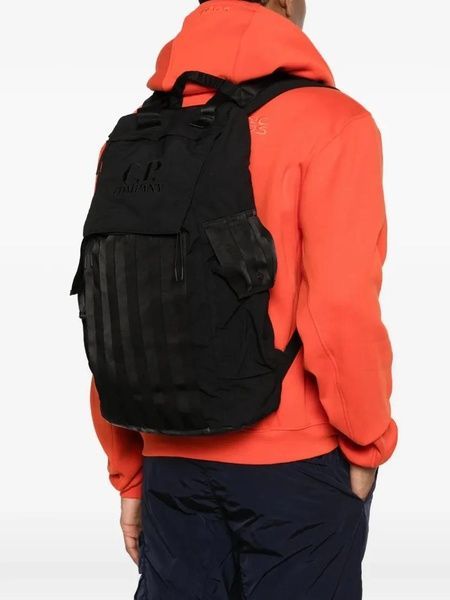 Нейлоновий рюкзак C.P. Company в чорному кольорі OS 20CMAC155A-110188M 999 OS фото